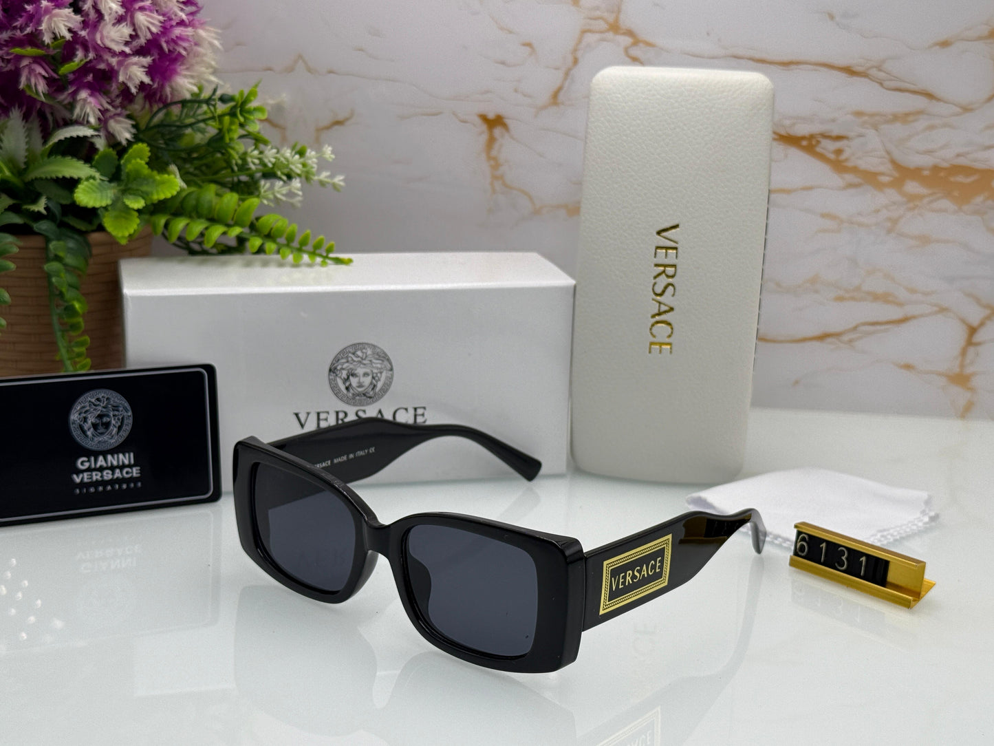 VERSACE