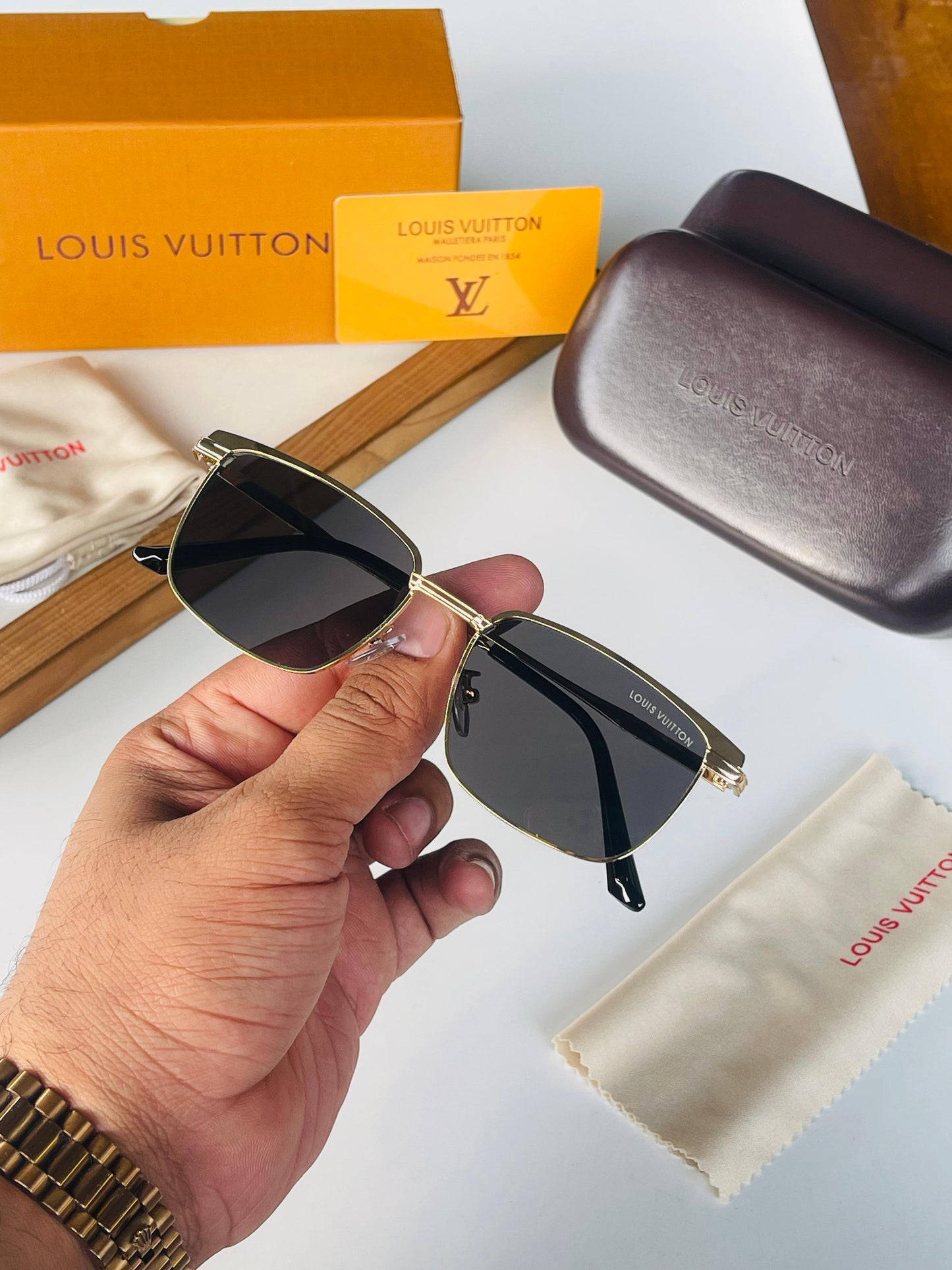 LOUIS VUITTON