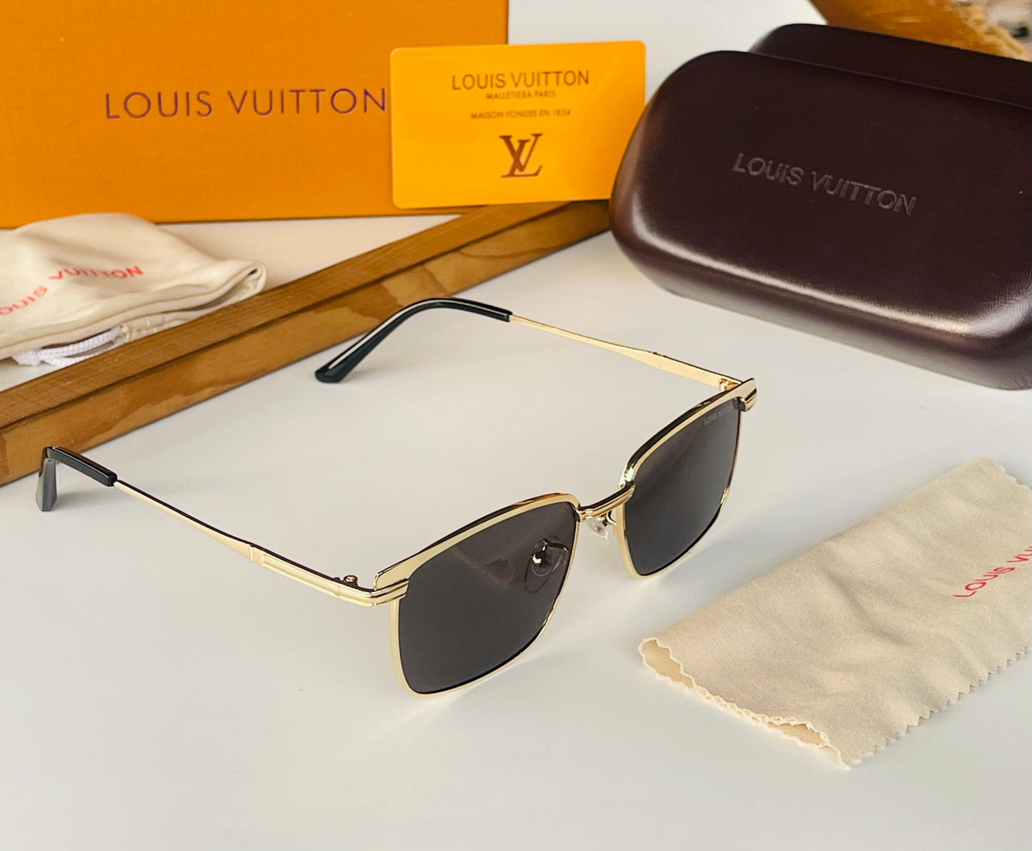 LOUIS VUITTON