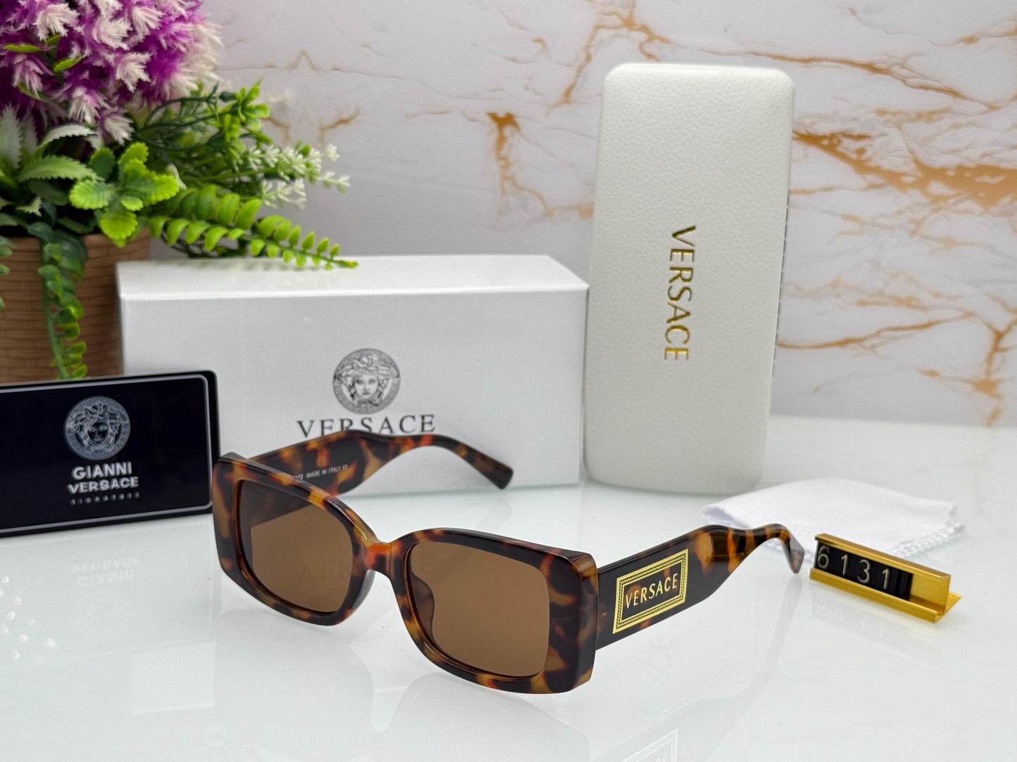 VERSACE