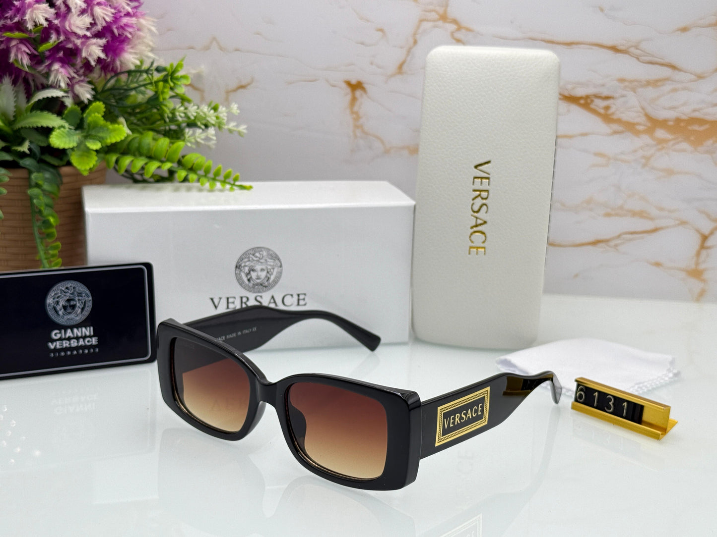 VERSACE