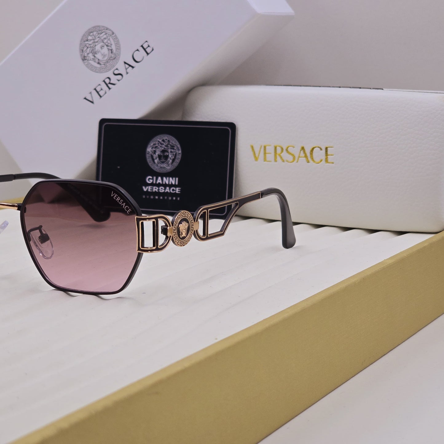 VERSACE