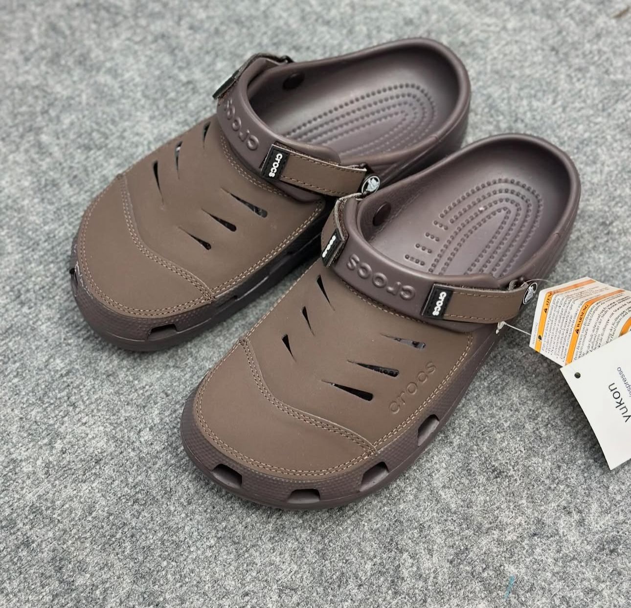 CROCS