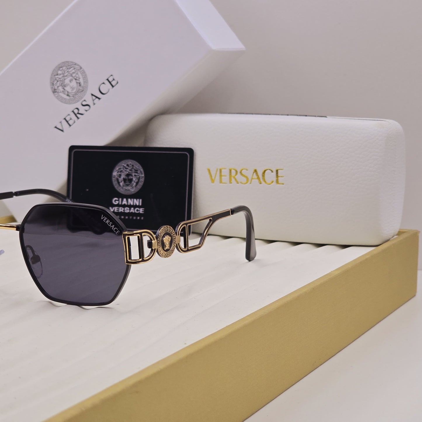 VERSACE