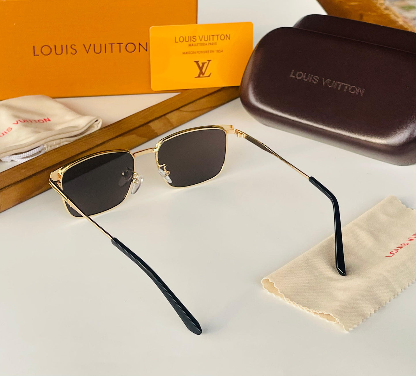 LOUIS VUITTON
