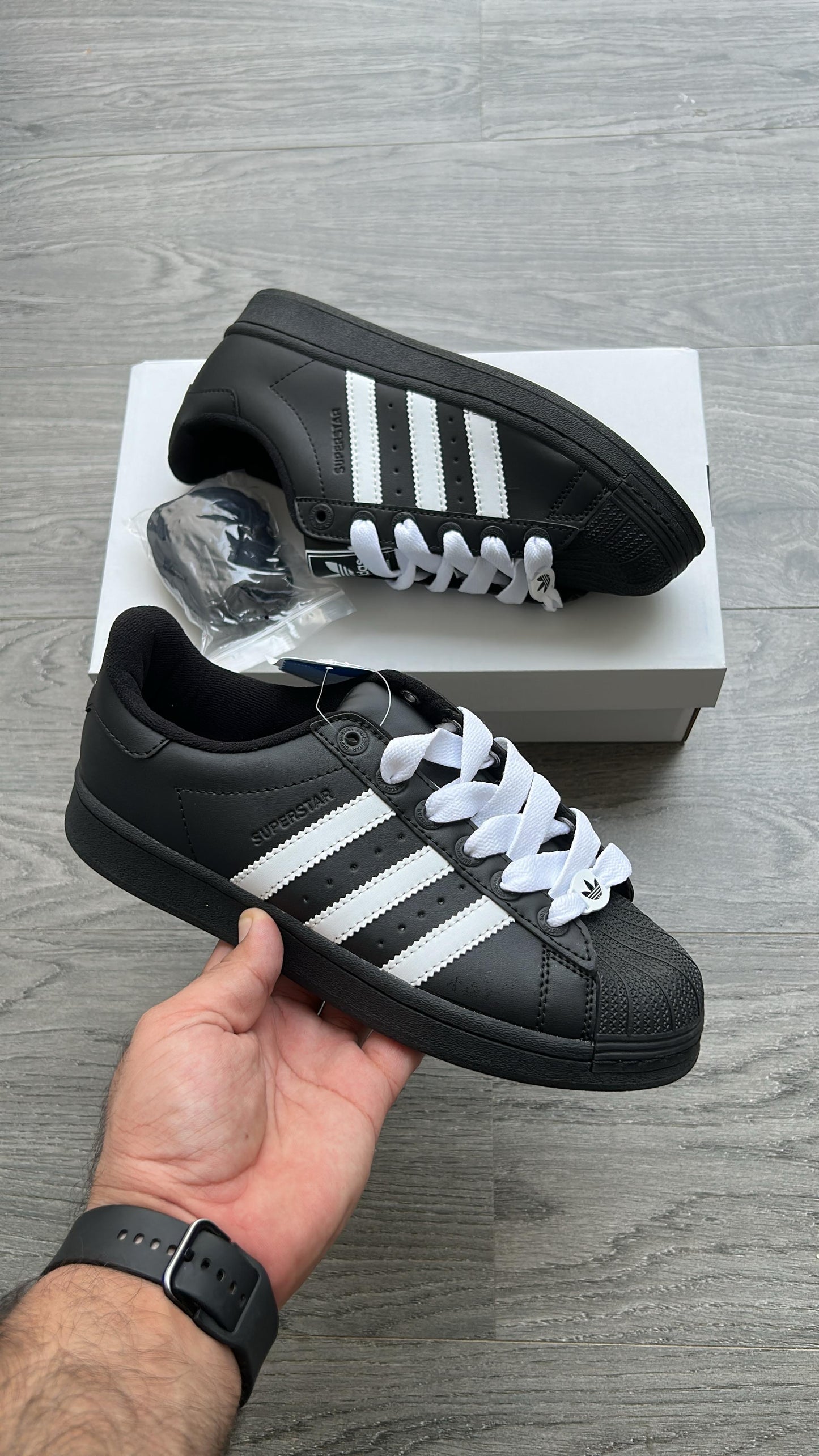 SUPERSTAR ORIGINALS