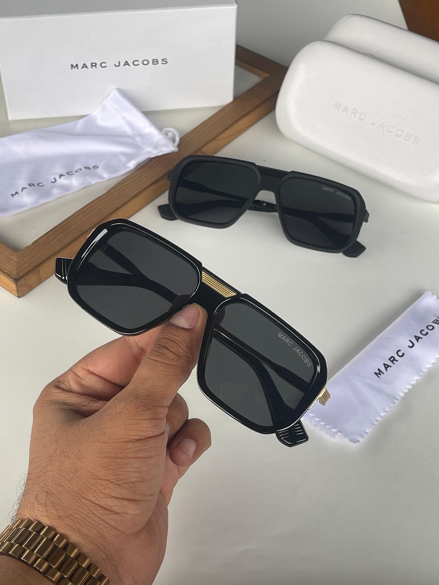 MARC JACOBS