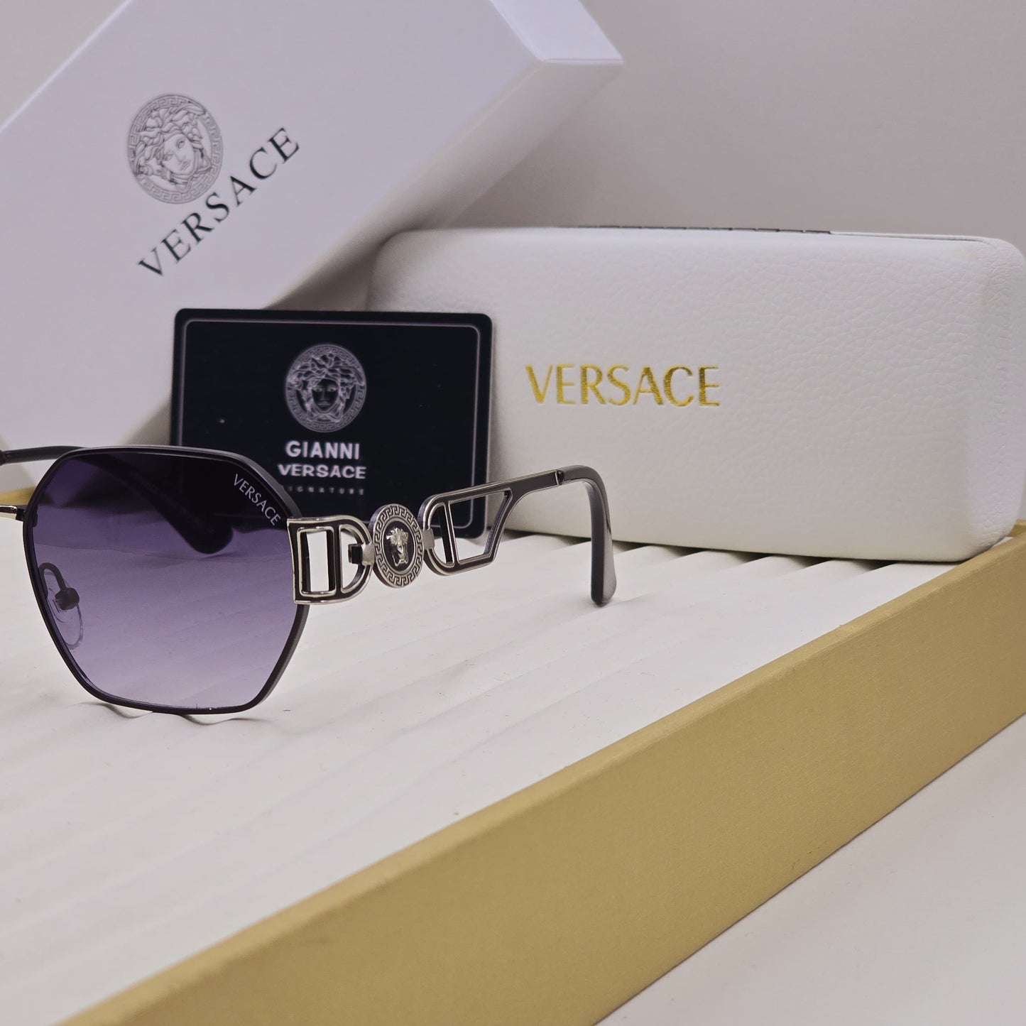 VERSACE