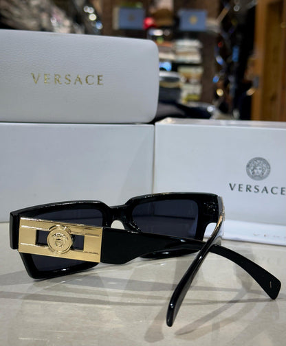 VERSACE