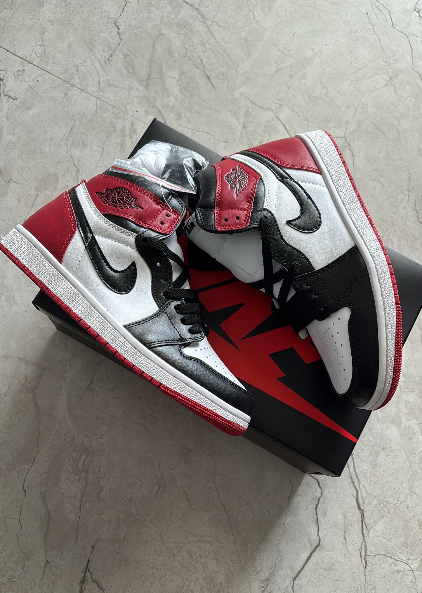 AIR JORDAN ONE BLACK RED