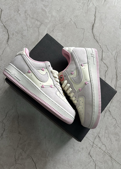 Nike airforce one valentine's 2025 girls