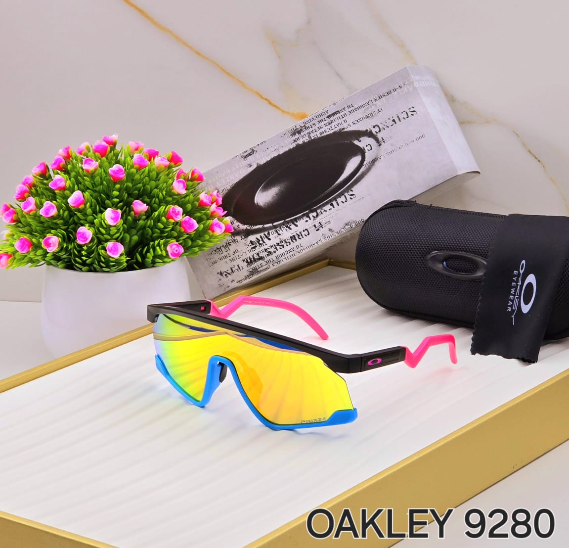 OAKLEY