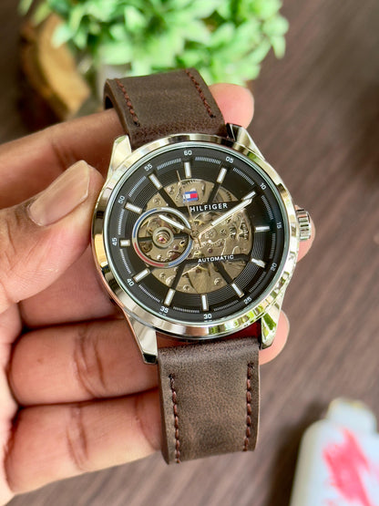TOMMY HILFIGER